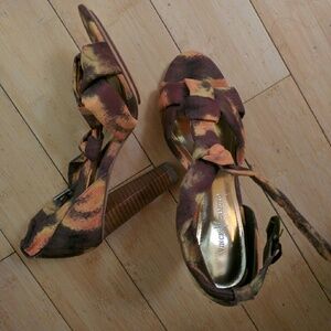 Vince Camuto tie dye STUNNING shoes